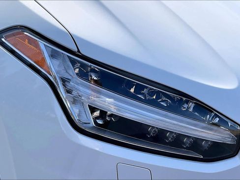 Used 2023 Volvo XC90 T8 Plus w/ Protection Package Premier image 32