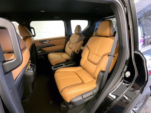 New 2026 Nissan Armada SL w/ Captain's Chari Seat Package image 10