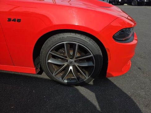 Used 2017 Dodge Charger R/T RWD image 4