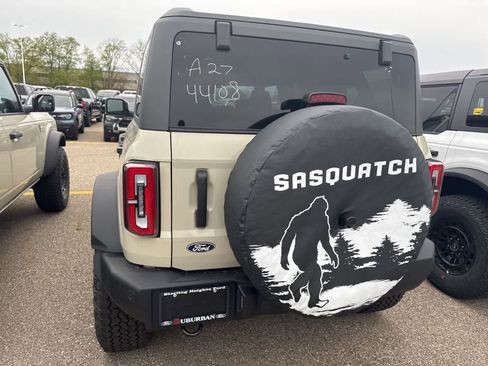 New 2026 Ford Bronco Outer Banks w/ Sasquatch Package AWD/4WD image 14