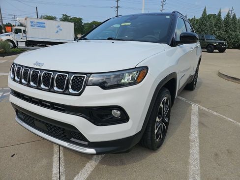 Certified 2023 Jeep Compass Limited AWD/4WD image 8