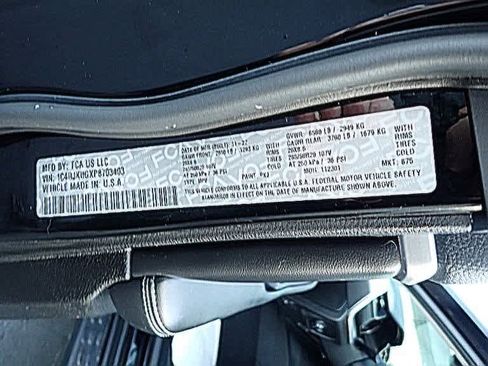 Used 2023 Jeep Grand Cherokee L Limited w/ Black Appearance Package image 30