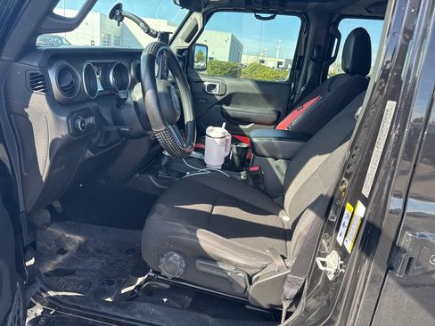 Used 2018 Jeep Wrangler Unlimited Sport S image 10