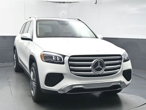 Used 2026 Mercedes-Benz GLS 450 4MATIC image 2