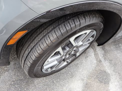 Certified 2025 Chevrolet Blazer RS w/ Driver Confidence II Package image 41