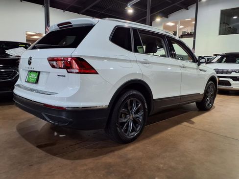 Used 2022 Volkswagen Tiguan SE image 6