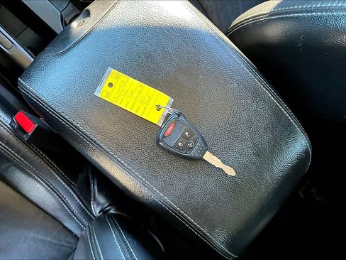 Used 2018 Jeep Wrangler Unlimited Sahara image 32