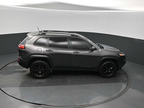 Used 2018 Jeep Cherokee Trailhawk w/ Quick Order Package 23L image 24