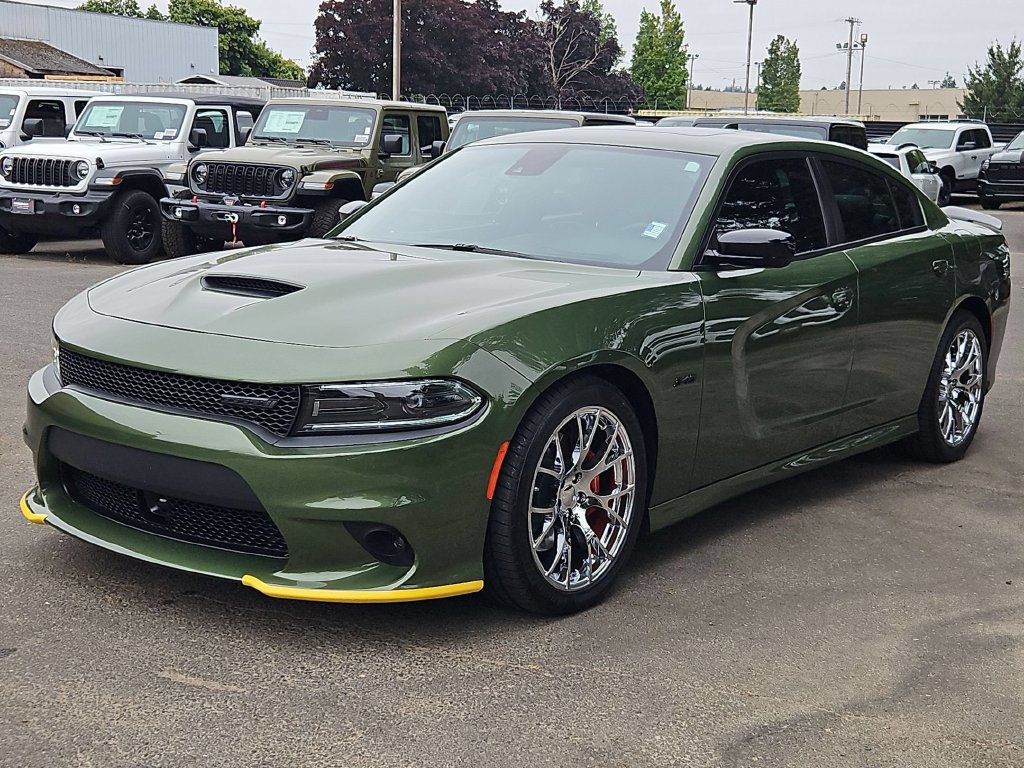 Used 2023 Dodge Charger R/T w/ Plus Group RWD image 3