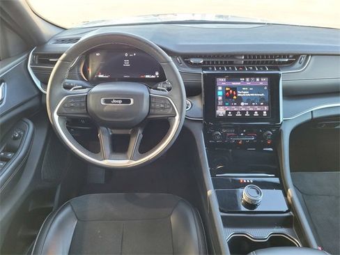 Certified 2024 Jeep Grand Cherokee L Laredo image 7