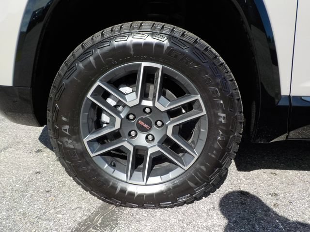 New 2026 GMC Terrain AT4 w/ Technology Package II AWD/4WD image 9