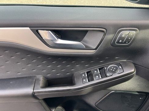 Used 2020 Ford Escape SEL image 11