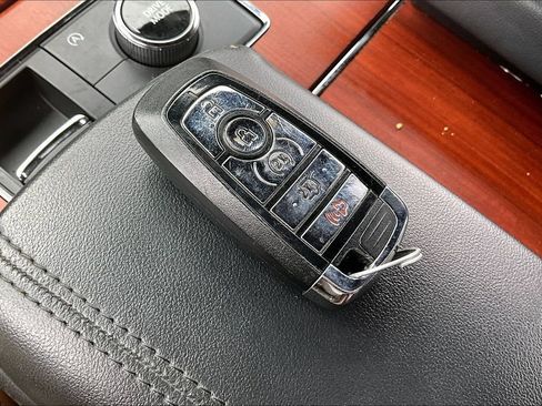 Used 2022 Lincoln Navigator Reserve AWD/4WD image 33