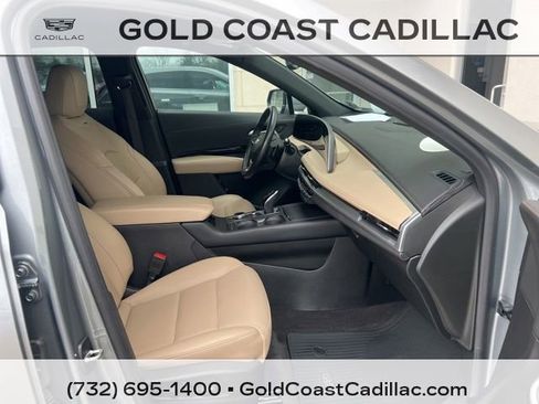 Used 2024 Cadillac XT4 Luxury w/ Cold Weather Package image 7