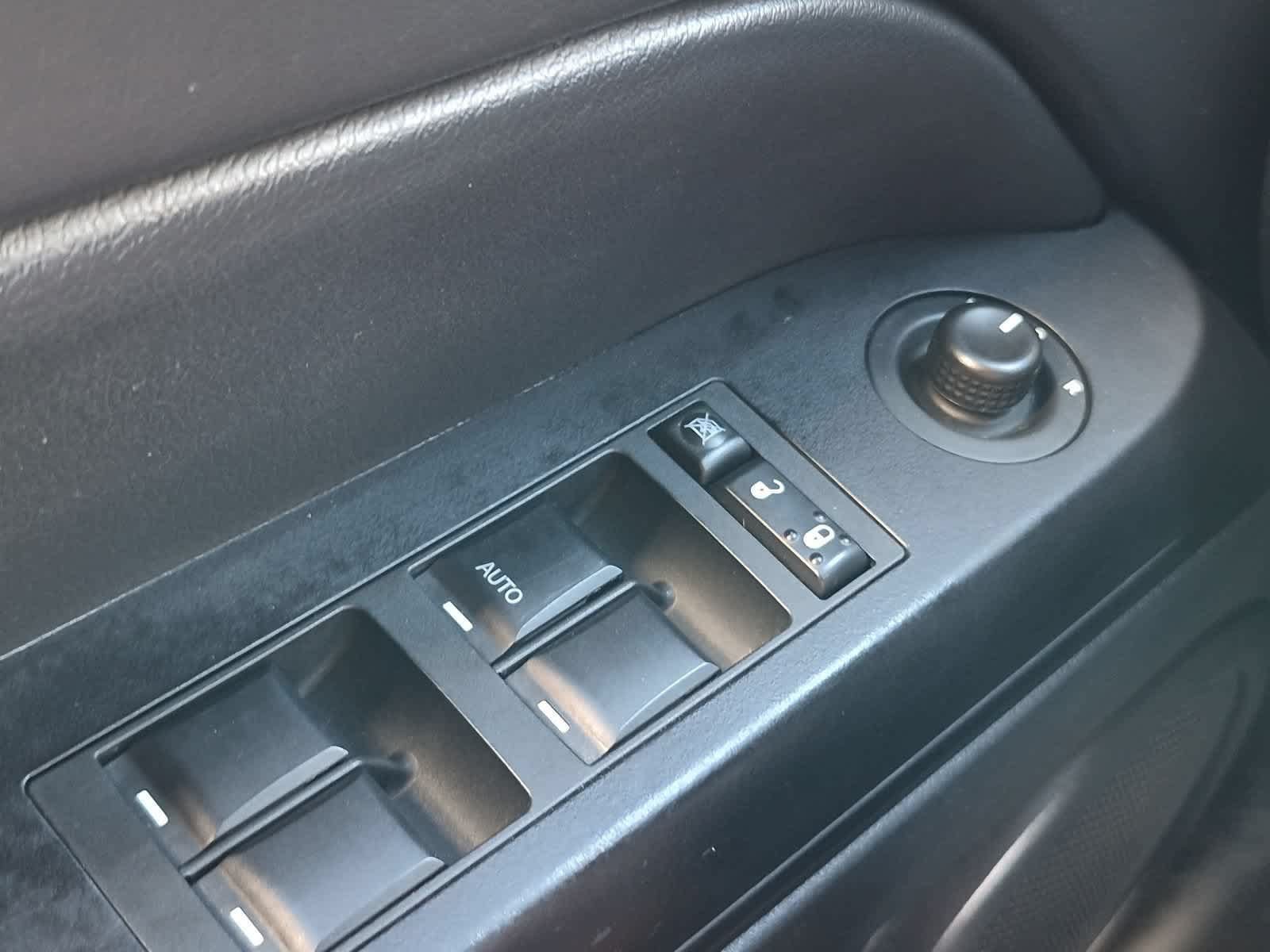 Used 2017 Jeep Patriot Latitude FWD image 29