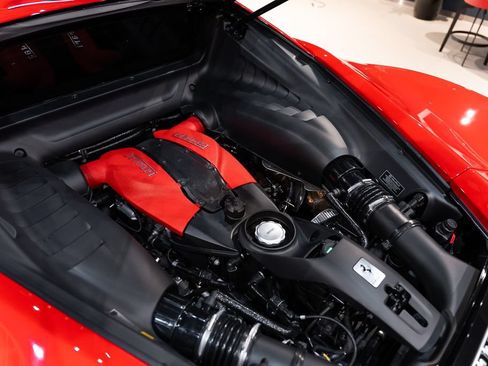 Certified 2021 Ferrari F8 Tributo RWD image 17