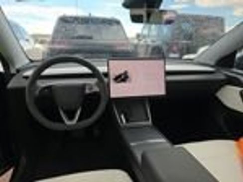 Used 2026 Tesla Model Y Long Range AWD/4WD image 12