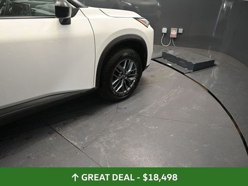 Used 2024 Nissan Rogue S image 24