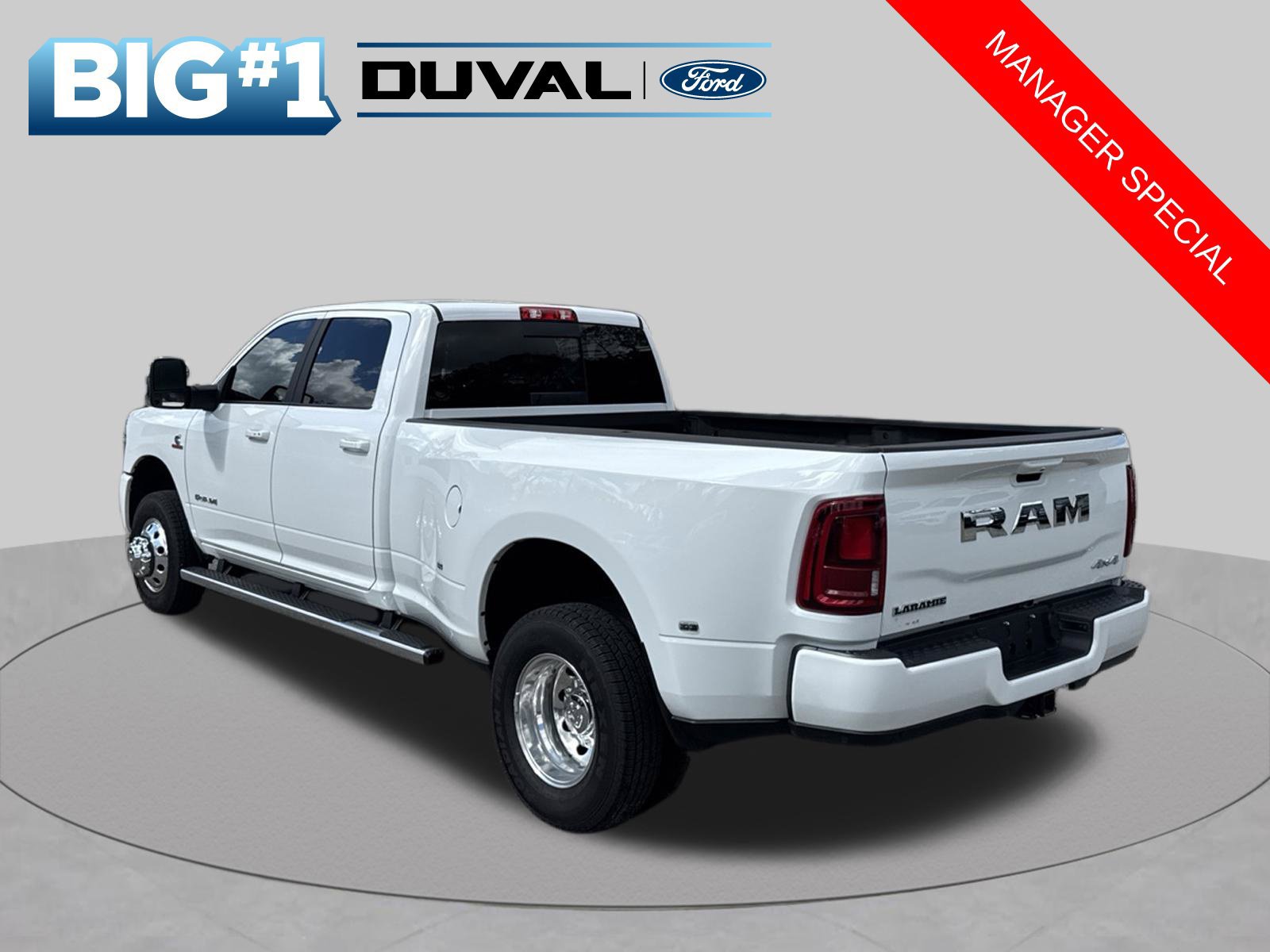 Used 2026 RAM 3500 Laramie AWD/4WD image 4