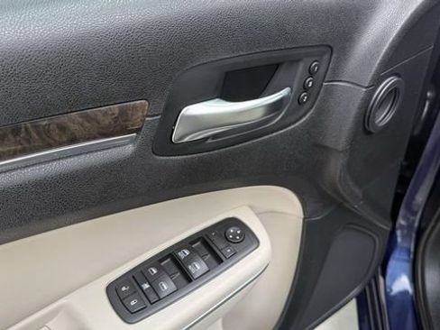 Used 2015 Chrysler 300 C w/ Harman/Kardon Audio Group RWD image 15