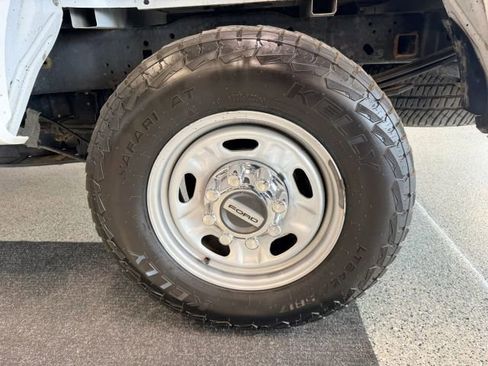 Used 2020 Ford F250 XL w/ Power Equipment Group AWD/4WD image 14