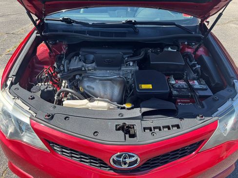 Used 2014 Toyota Camry SE FWD image 25