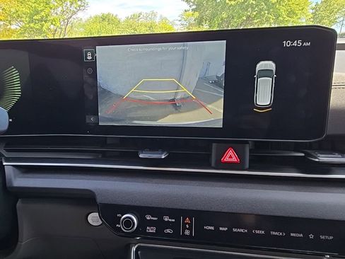 Used 2025 Kia Carnival EX FWD image 20