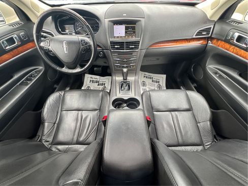 Used 2016 Lincoln MKT AWD w/ Equipment Group 201A image 3