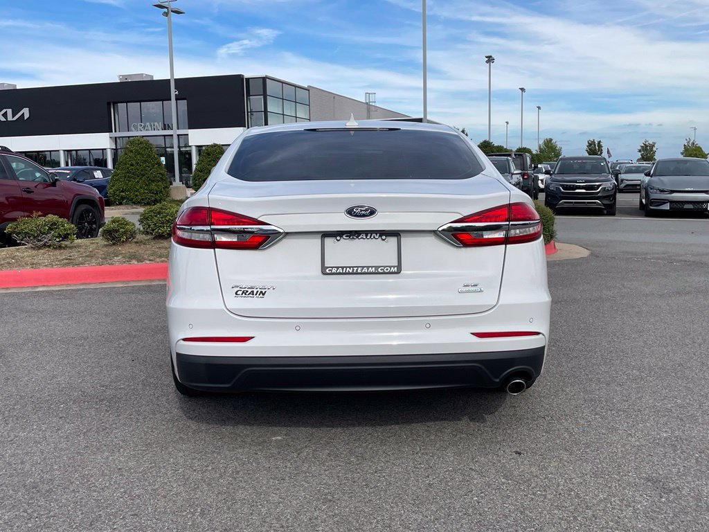 Used 2019 Ford Fusion SE FWD image 7