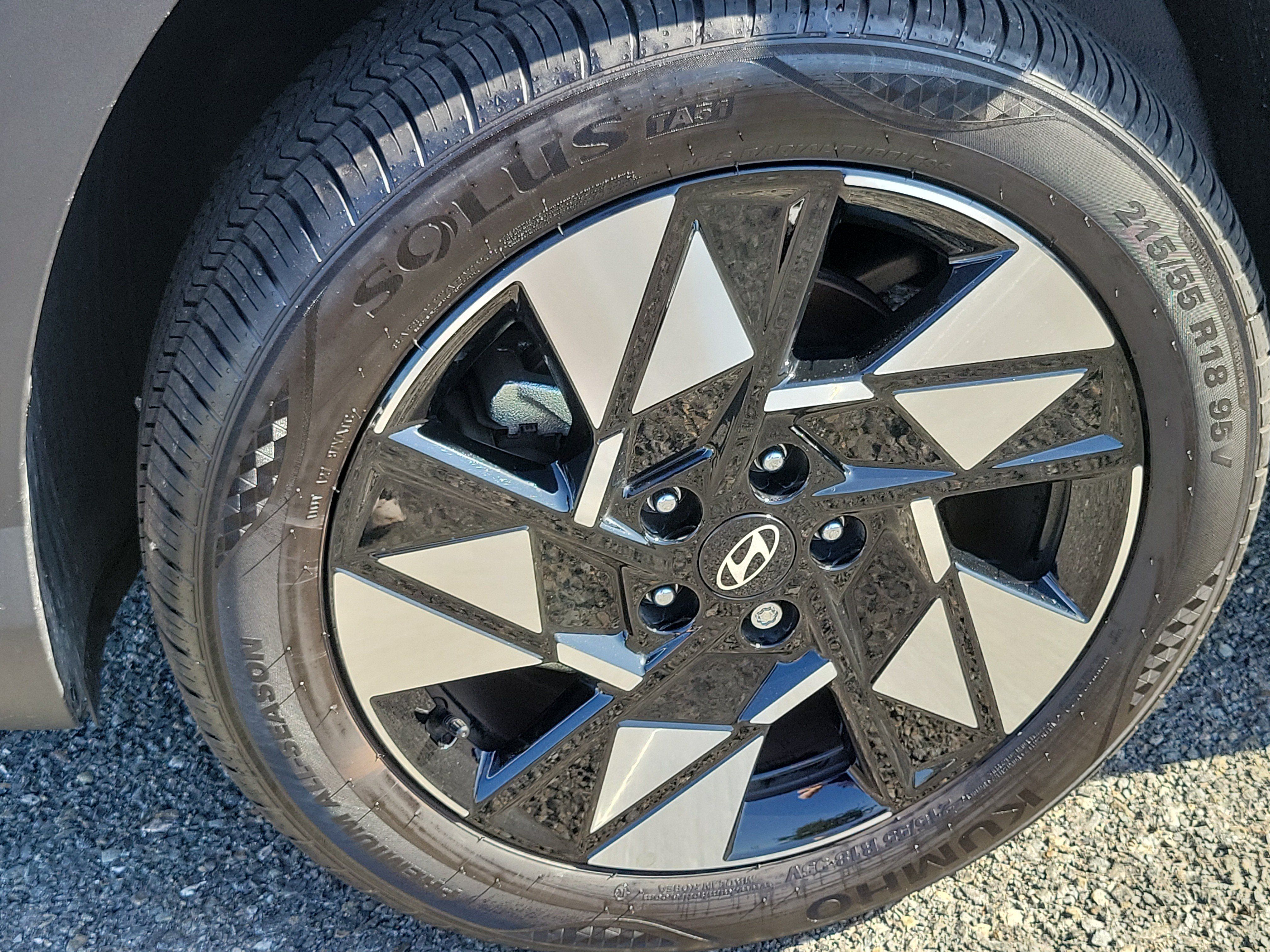 Certified 2025 Hyundai Kona SEL AWD/4WD image 7