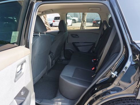 Used 2023 Nissan Rogue S FWD image 13