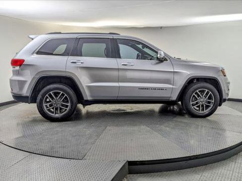 Used 2019 Jeep Grand Cherokee Limited w/ Luxury Group II image 9