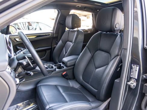 Certified 2024 Porsche Macan AWD/4WD image 13