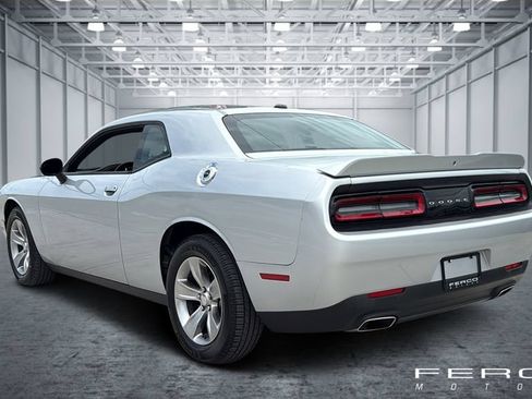 Used 2020 Dodge Challenger SXT RWD image 3