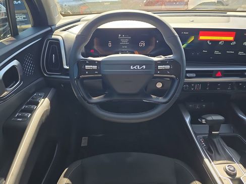 New 2026 Kia Sorento LX FWD image 13