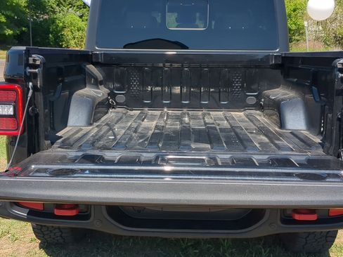 Used 2022 Jeep Gladiator Rubicon w/ Safety Group AWD/4WD image 24