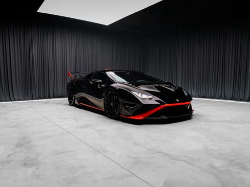 Used 2021 Lamborghini Huracan STO RWD image 18