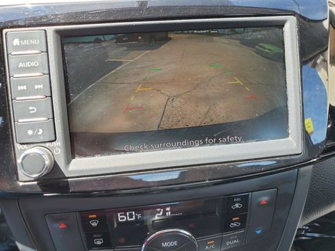 Used 2019 Nissan Sentra SV FWD image 2