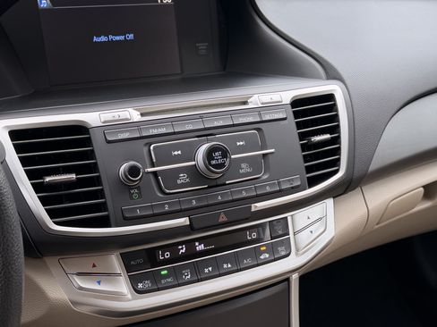 Used 2013 Honda Accord LX image 23