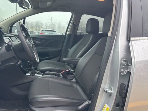 Used 2022 Buick Encore Preferred w/ Safety Package image 14