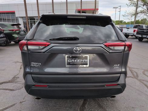 Used 2023 Toyota RAV4 XLE Premium AWD/4WD image 4