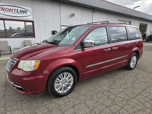 Used 2013 Chrysler Town & Country Touring-L w/ Premium Group image 1