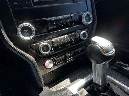 Used 2021 Ford Mustang Coupe RWD image 30