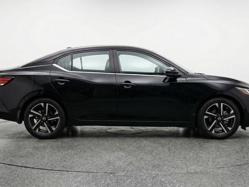 Used 2025 Nissan Sentra SV FWD image 11