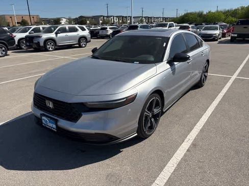 Used 2025 Honda Accord Sport image 1