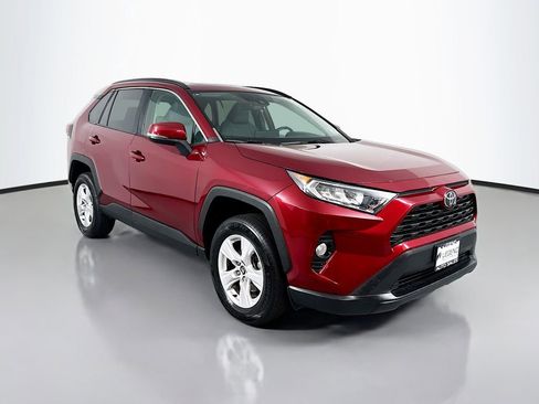 Used 2021 Toyota RAV4 XLE w/ Convenience Package AWD/4WD image 3
