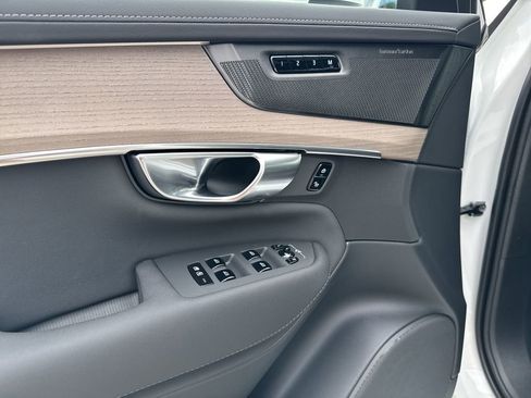 New 2025 Volvo XC90 T8 Plus w/ Protection Package Premier image 15