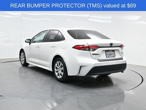 Used 2025 Toyota Corolla LE FWD image 5
