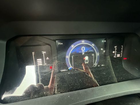 Certified 2024 Toyota Tacoma SR5 AWD/4WD image 10