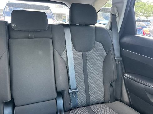 Used 2023 Kia Sorento LX FWD image 14